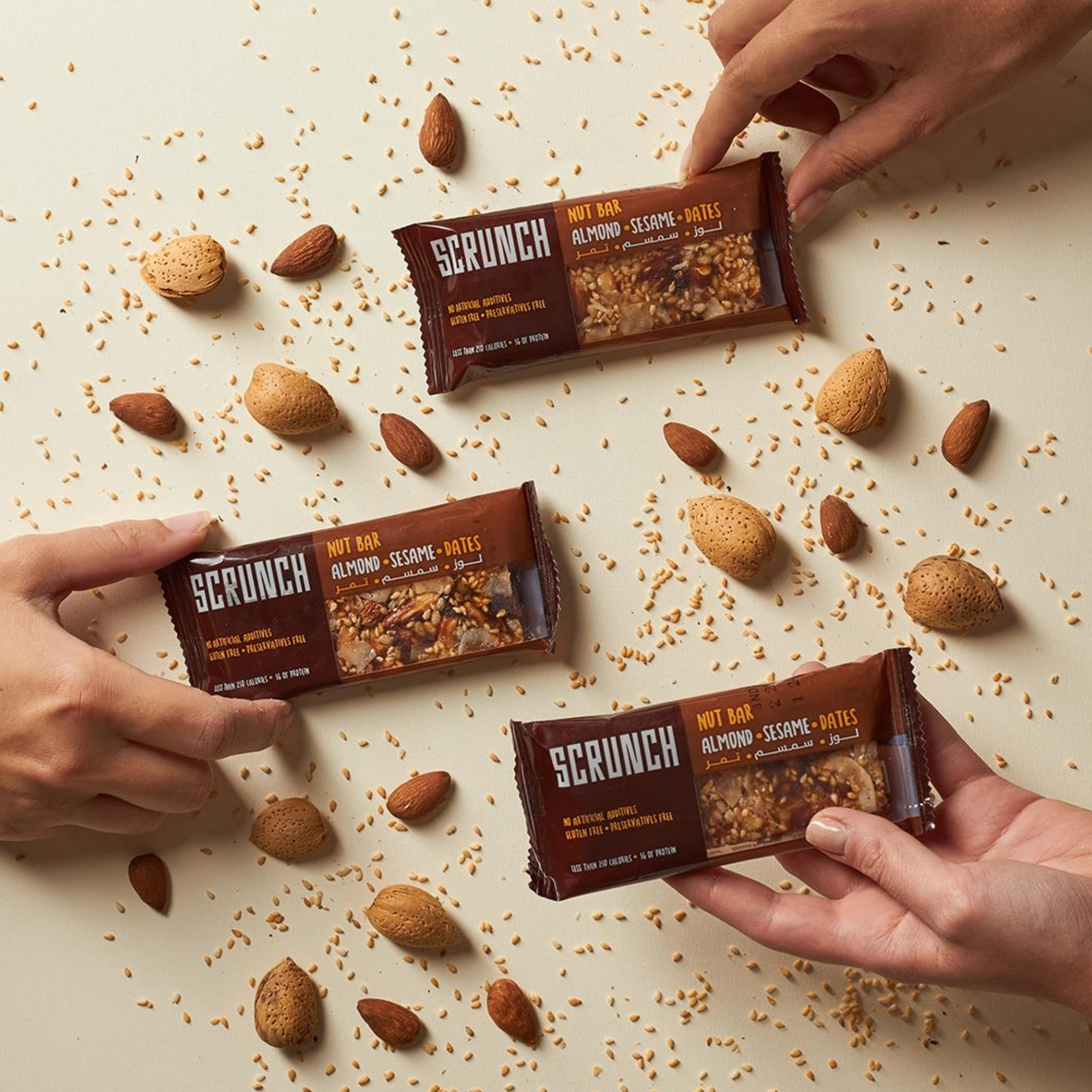 Scrunch Bar Almond, Sesame, Date | 40g